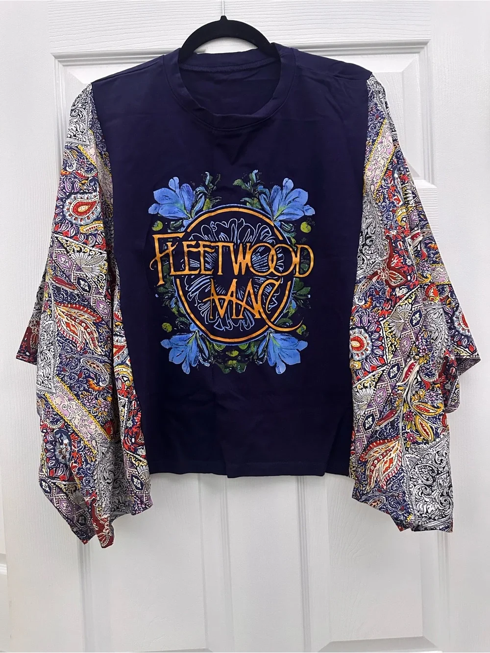 Fleetwood Mac Graphic with Patterned open Sleeves - Navy & Multicolor Size M/L - Picture 1 of 5